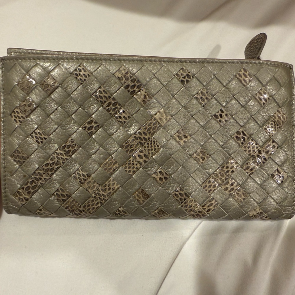 Bottega Veneta intrrecciato long wallet